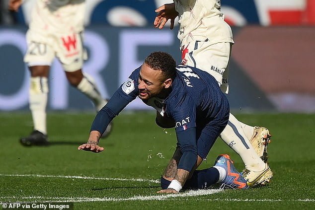 Neymar's season-ending injury is an 'amazing stroke of luck' for PSG, says Christophe Dugarry