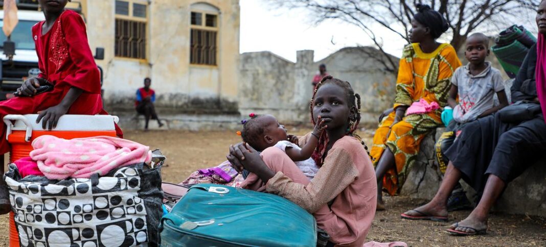 A UNHCR emergency transit centre in Renk in South Sudan is receiving displaced people from Sudan. 