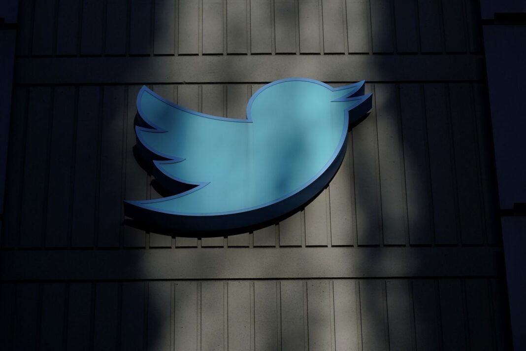 Elon Musk imposes daily limits on reading posts on Twitter