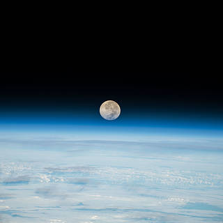 NASA Expands Options for Spacewalking, Moonwalking Suits, Services