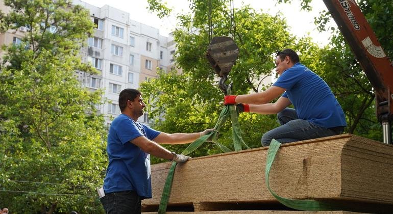 UNHCR is assisting people whose apartments were damaged by a deadly night blast in Odessa, Ukraine.