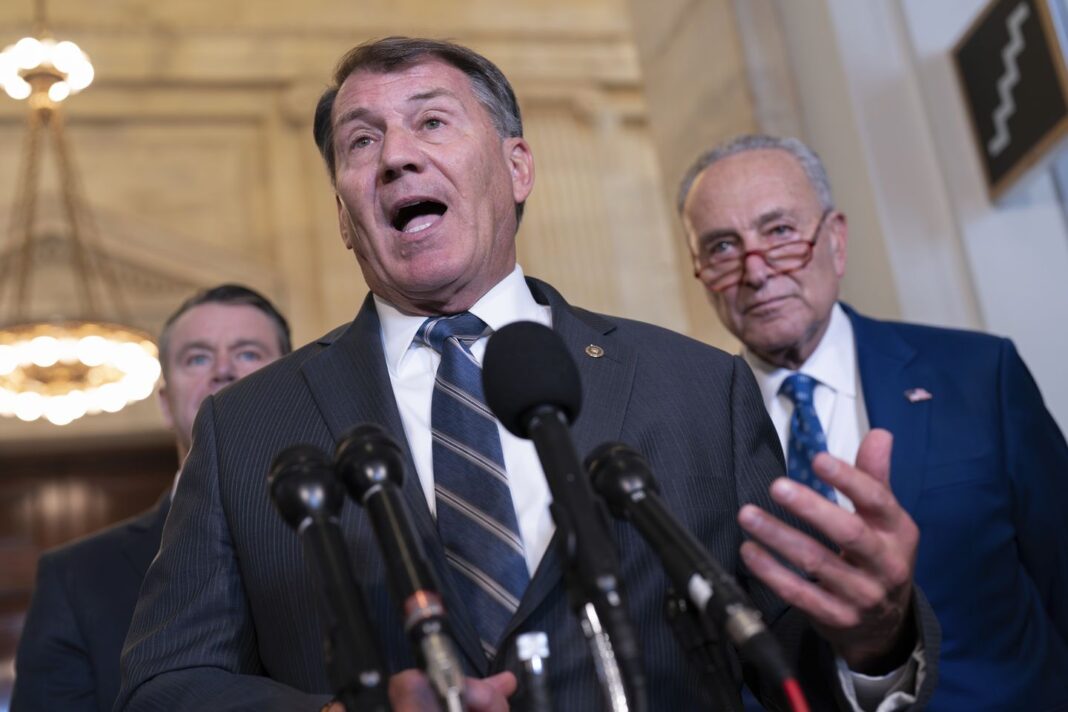 GOP senator urges feds to hold off on AI crackdown as White House readies new executive order