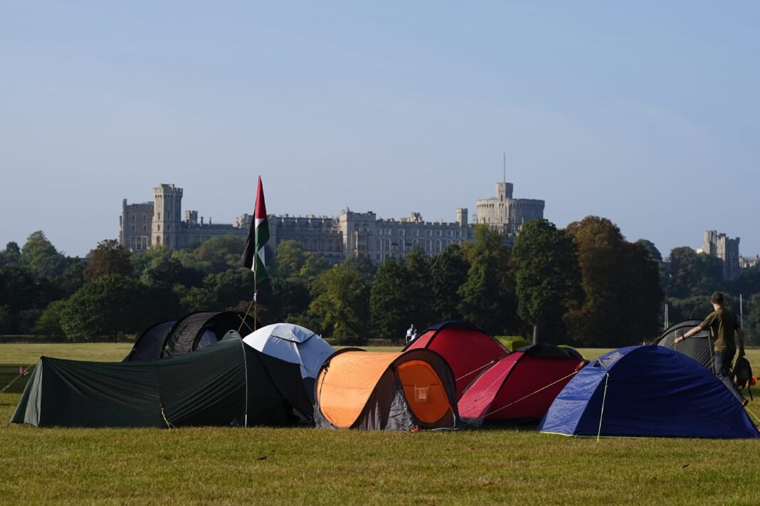 Tents set up in Windsor as Extinction Rebellion stage an ‘upgrade democracy’ mass occupation