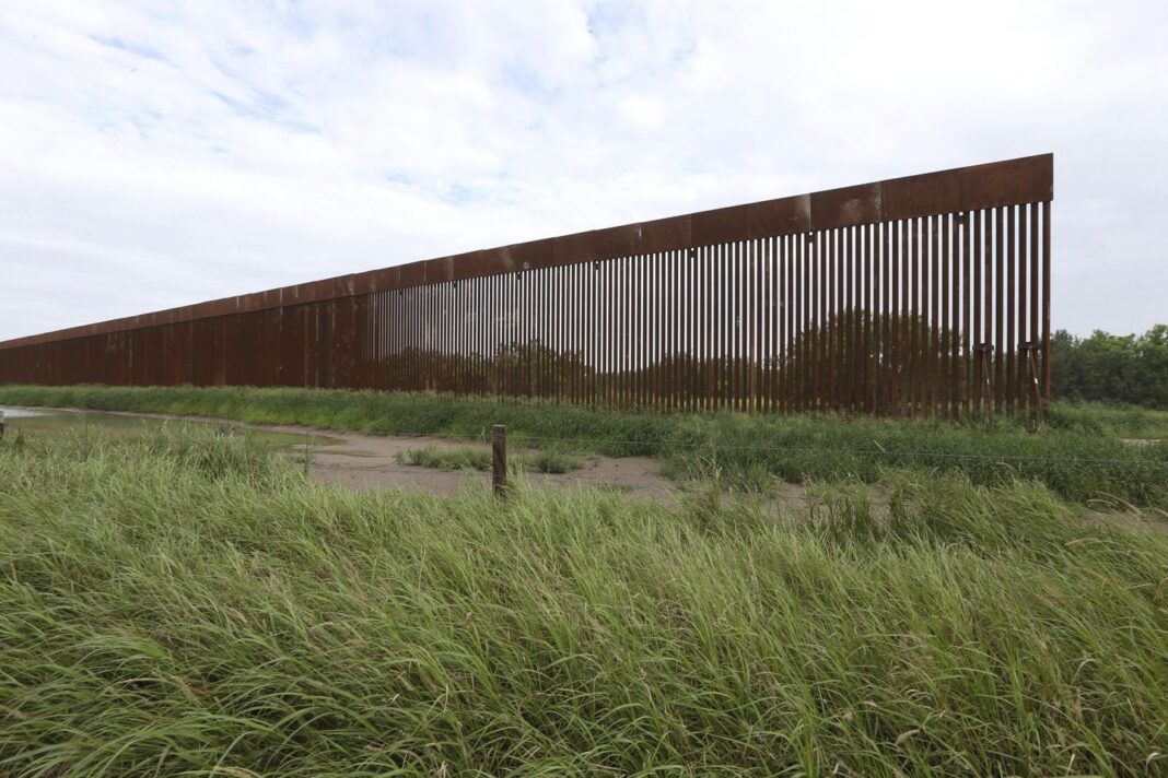 Texas stops providing new funding for border wall construction